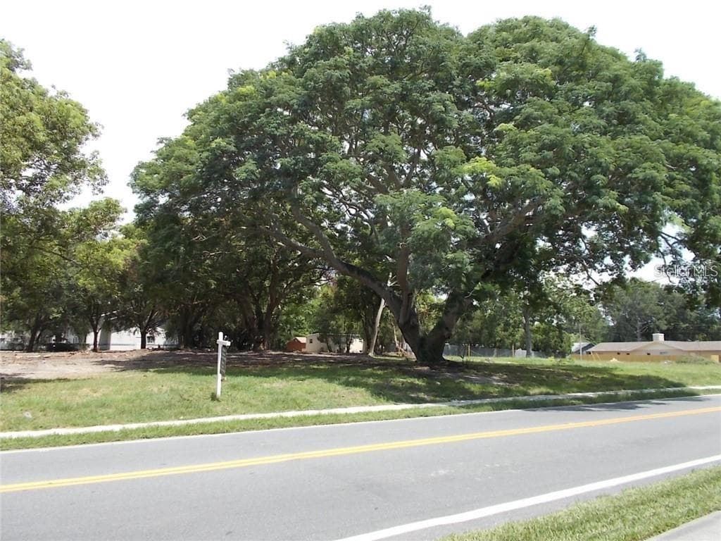 6818 CONGRESS STREET NEW PORT RICHEY, FL 34653