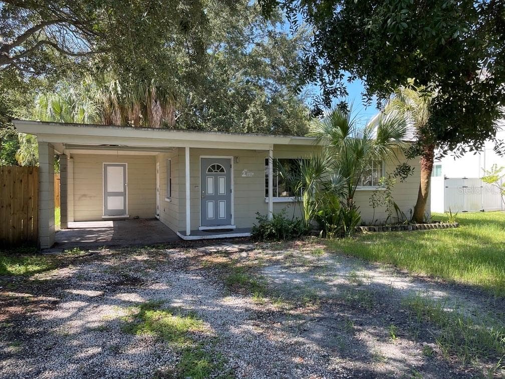 3504 W PAUL AVENUE TAMPA, FL 33611