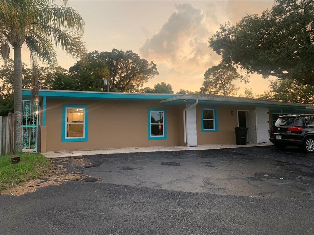 5446 FOREST HILLS DRIVE HOLIDAY, FL 34690