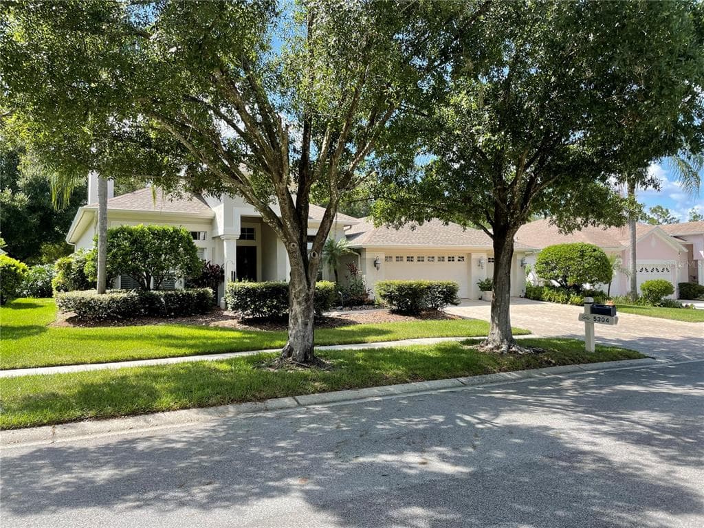 5304 LAUREL POINTE DRIVE VALRICO, FL 33596