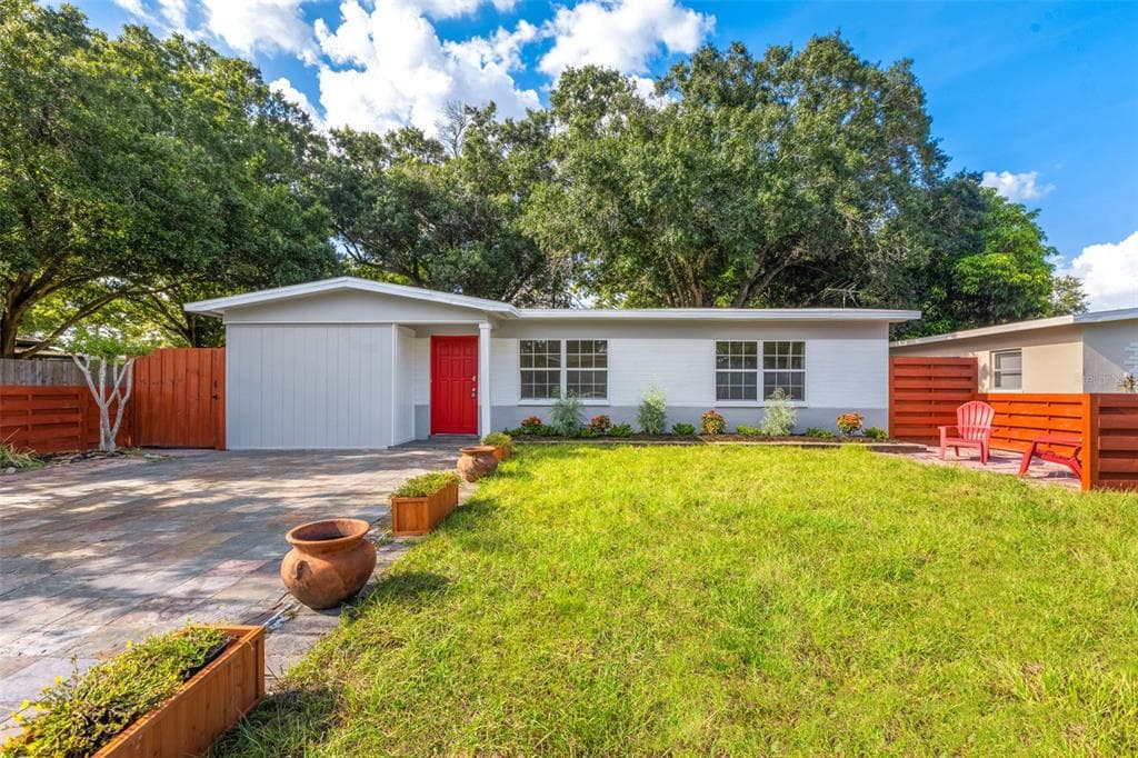 1547 57TH AVENUE N ST PETERSBURG, FL 33703