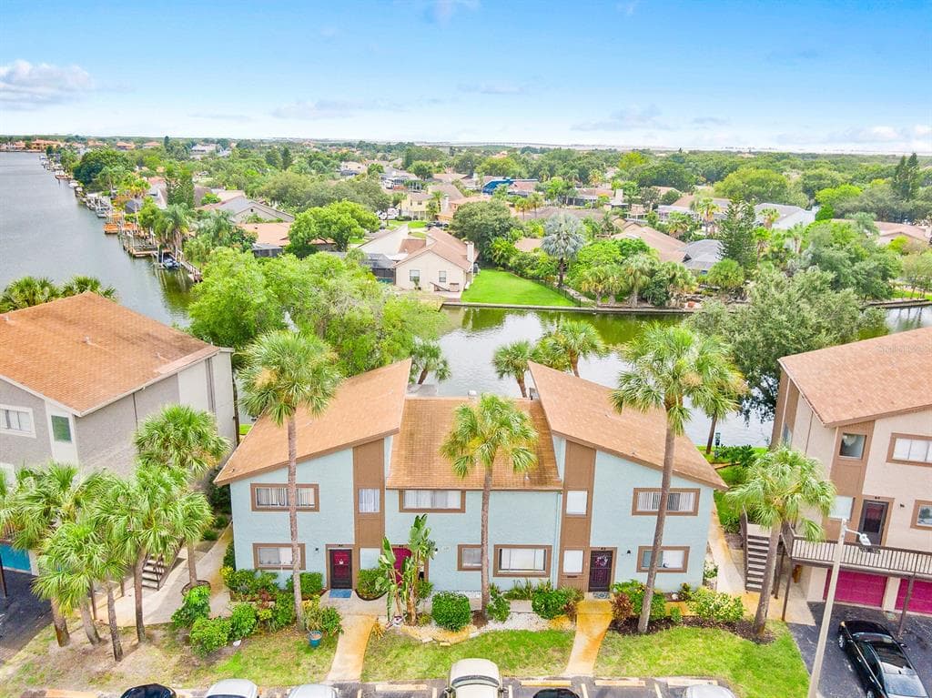 6323 NEWTOWN CIRCLE UNIT 23A3 TAMPA, FL 33615