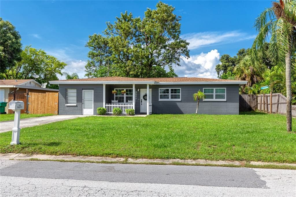8685 MAGNOLIA DRIVE LARGO, FL 33777