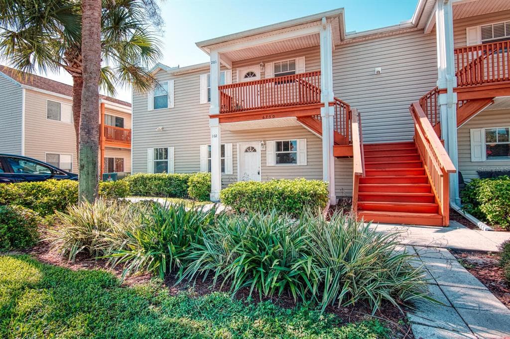 6750 MOONGLOW DRIVE UNIT 102 PORT RICHEY, FL 34668