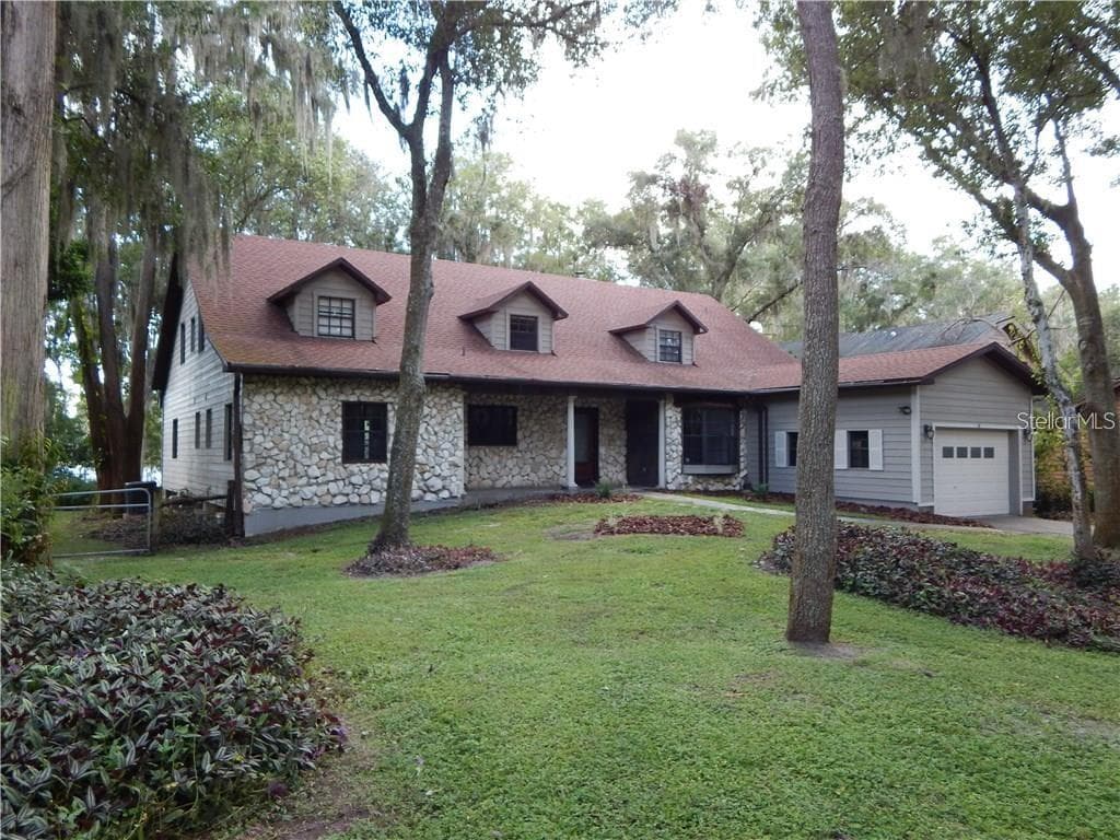19805 READING ROAD LUTZ, FL 33558