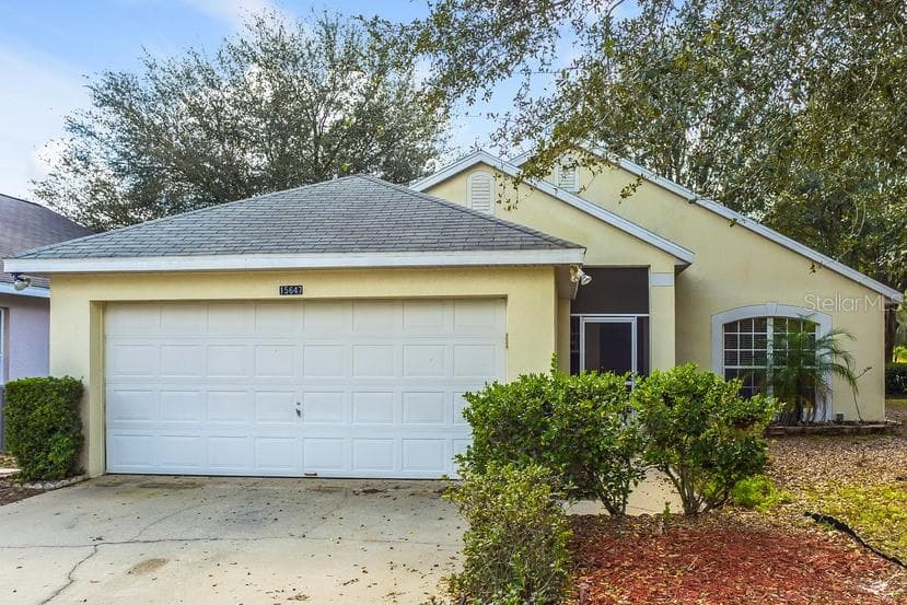 15647 AUTUMN GLEN AVENUE CLERMONT, FL 34714