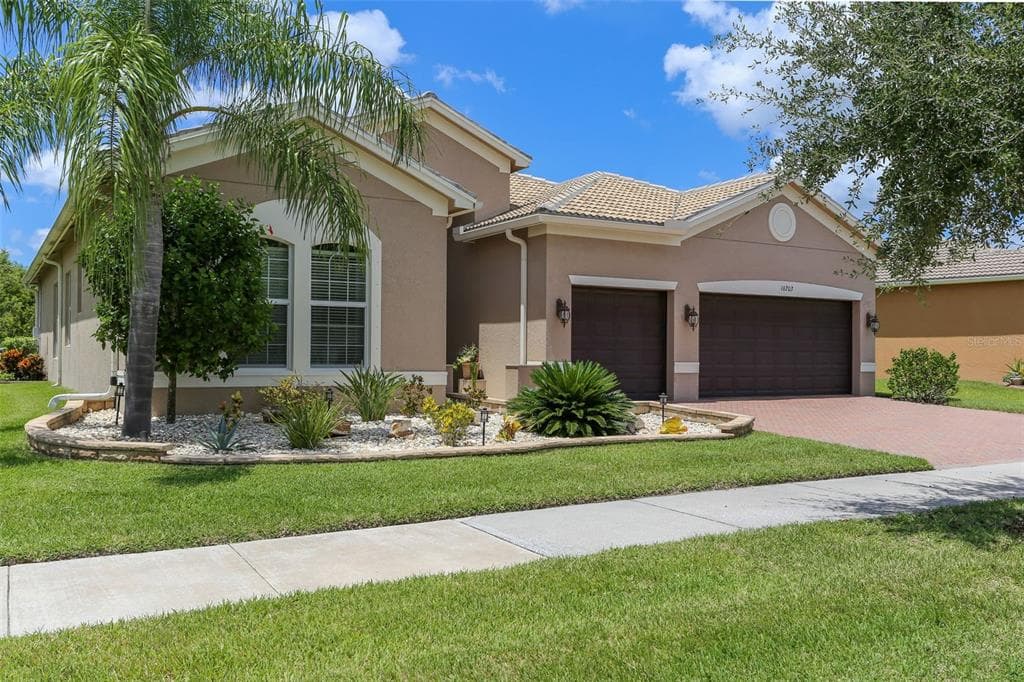 16203 DIAMOND BAY DRIVE WIMAUMA, FL 33598