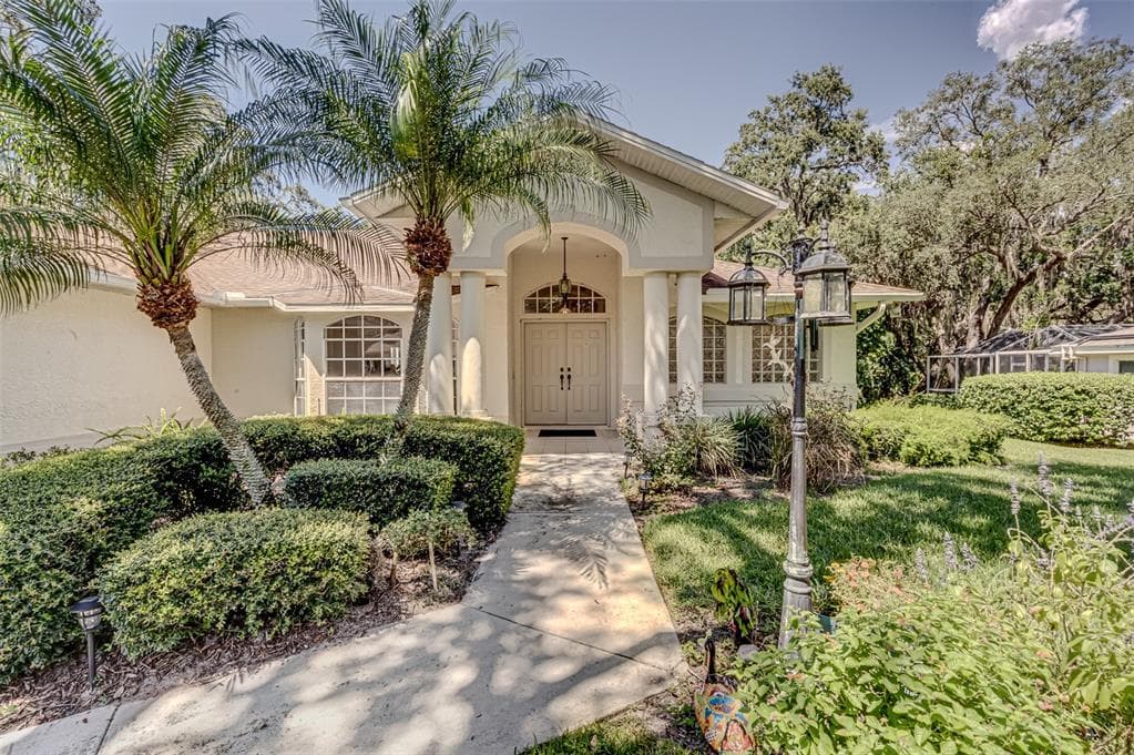 963 RIDGEWOOD TERRACE TARPON SPRINGS, FL 34689