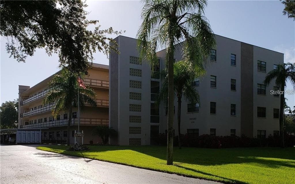 6190 80TH STREET N UNIT 209 ST PETERSBURG, FL 33709