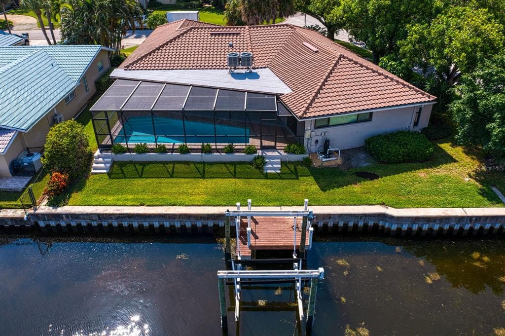 2001 MASSACHUSETTS AVENUE NE ST PETERSBURG, FL 33703