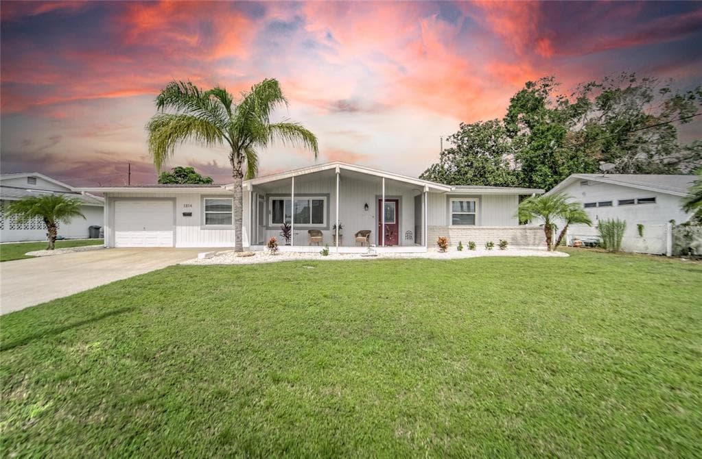 1104 CHERRY HILLS DRIVE SUN CITY CENTER, FL 33573