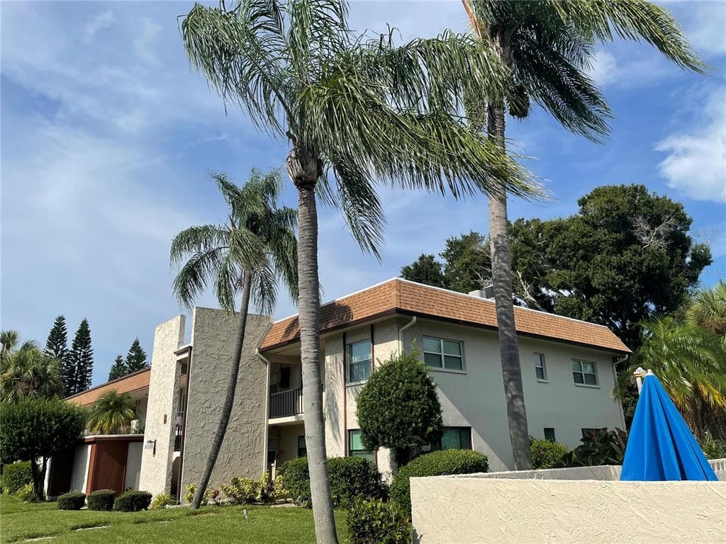 2750 E BAY DR UNIT 12B