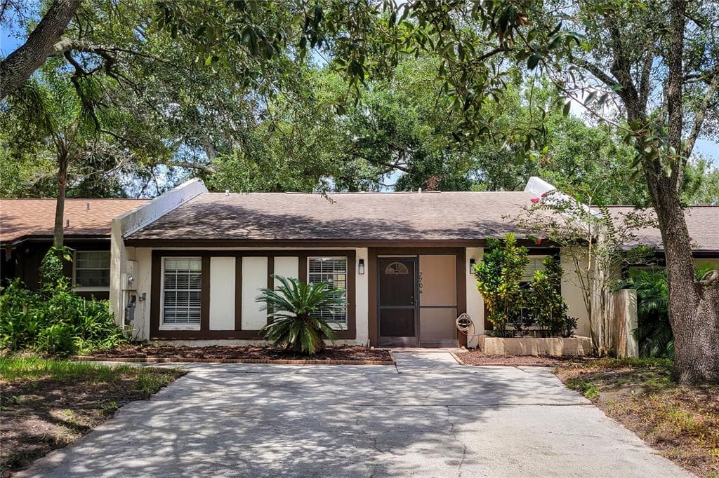 7706 SUMTER COURT TEMPLE TERRACE, FL 33637