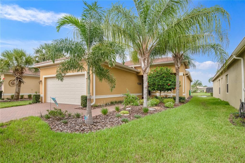 4811 SANDY GLEN WAY WIMAUMA, FL 33598