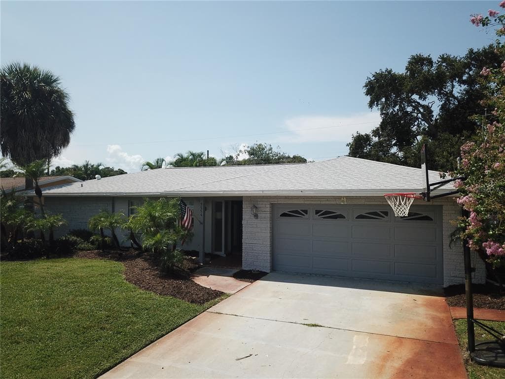 9554 COMMODORE DRIVE SEMINOLE, FL 33776