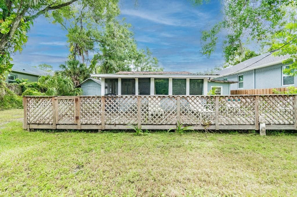 11408 MEMORIAL HIGHWAY TAMPA, FL 33635