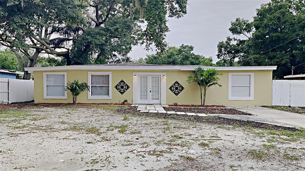 4032 MCLANE DRIVE TAMPA, FL 33610