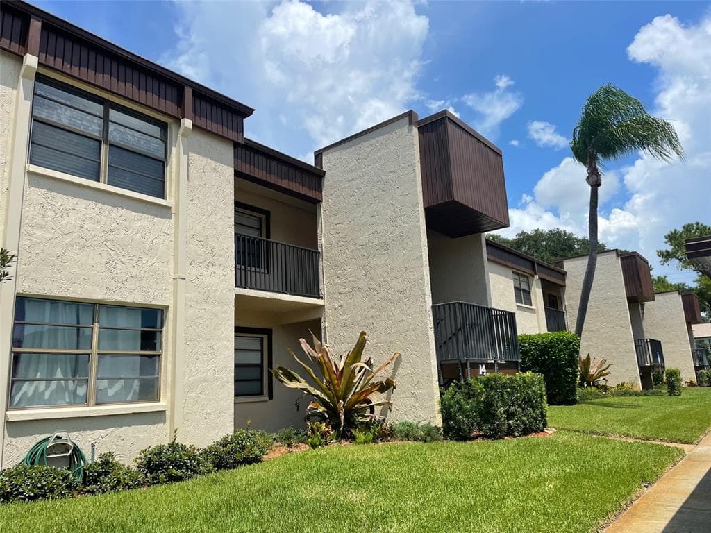 2400 WINDING CREEK BOULEVARD UNIT 14-104 CLEARWATER, FL 33761