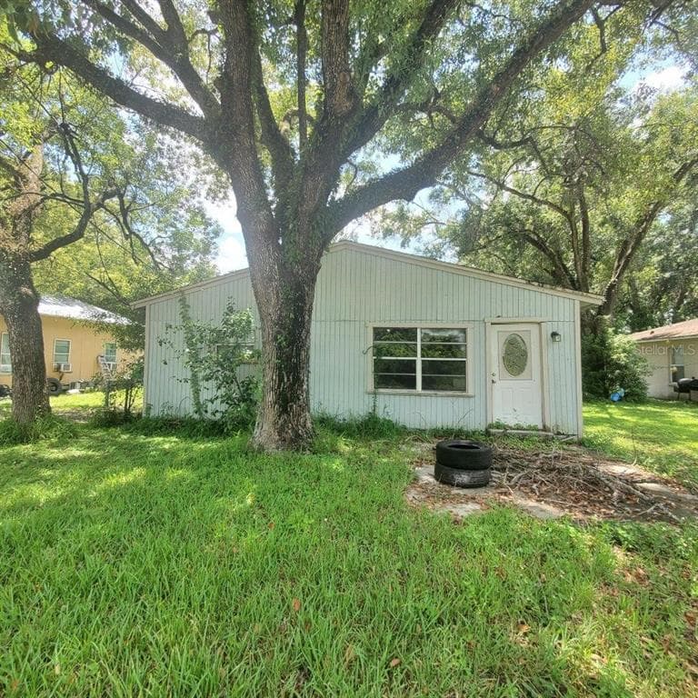 1605 BOWMAN AVENUE PLANT CITY, FL 33563