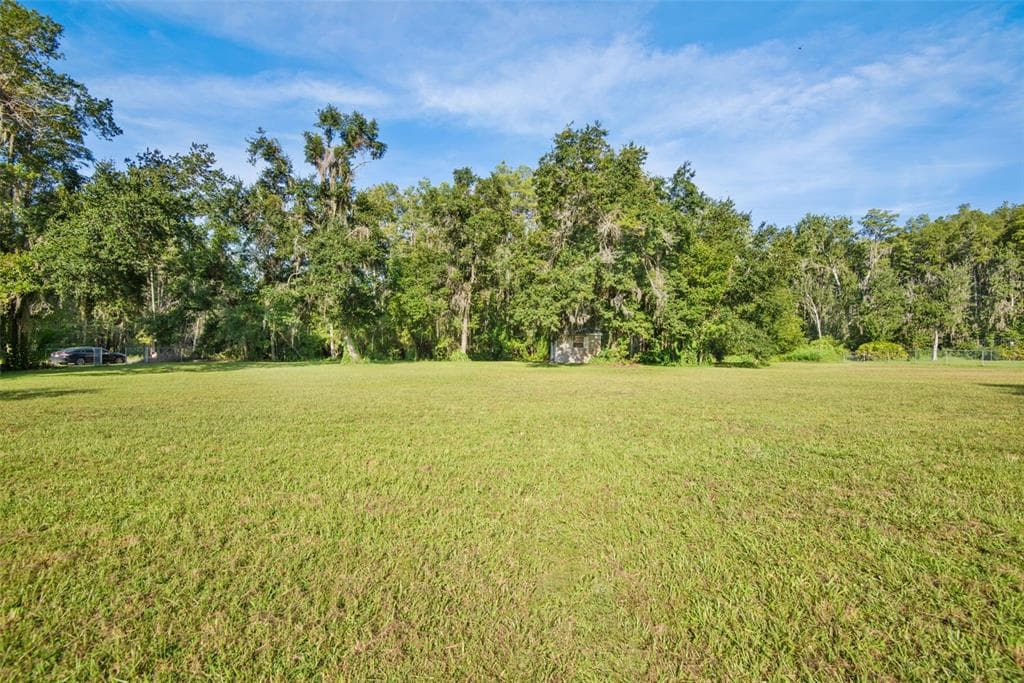 2915 W LUTZ LAKE FERN ROAD LUTZ, FL 33558