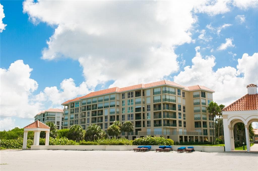 4737 DOLPHIN CAY LANE S UNIT 403 ST PETERSBURG, FL 33711