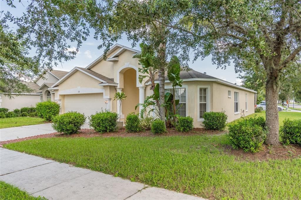 214 SMOKEY HILL AVENUE RUSKIN, FL 33570