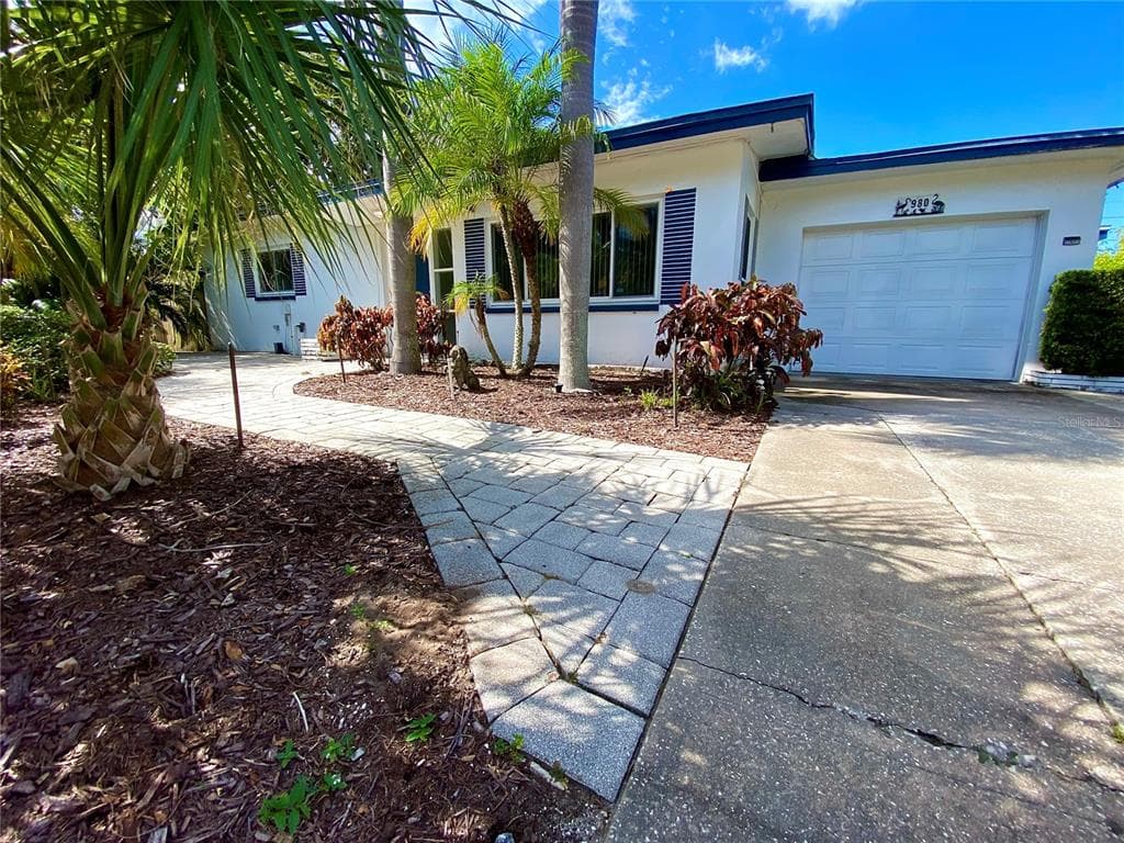 980 PHILCO DRIVE DUNEDIN, FL 34698