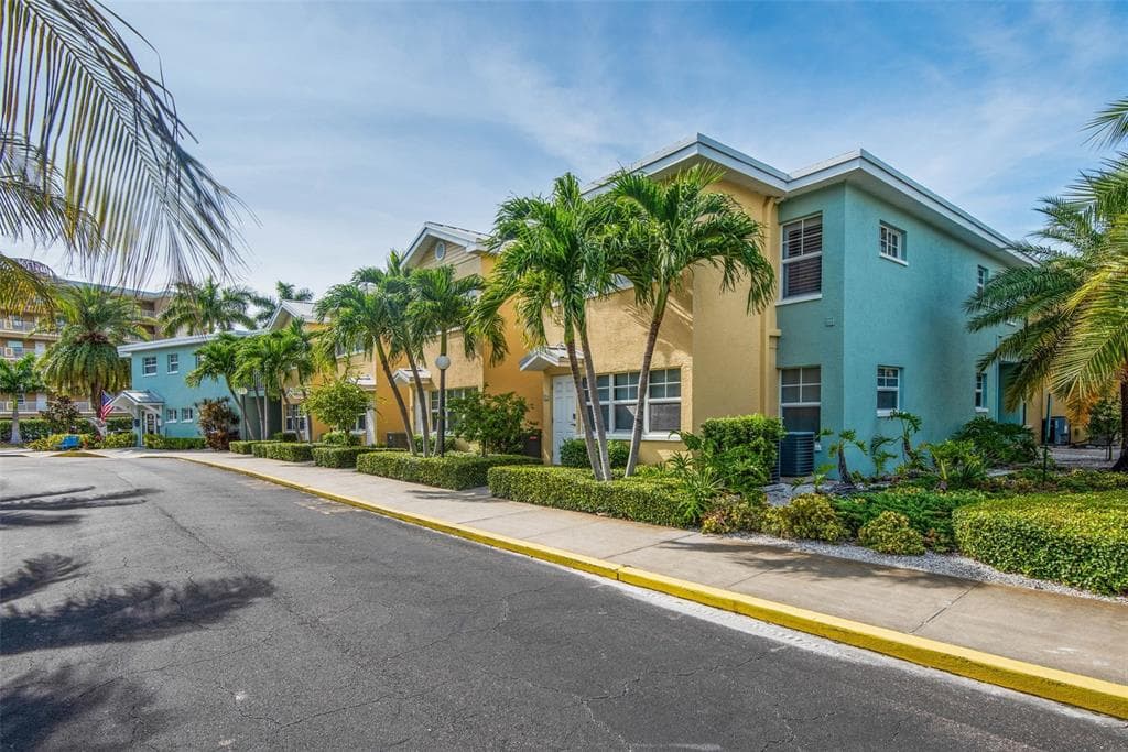 19417 GULF BOULEVARD UNIT D-201