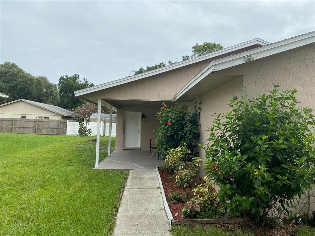 2307 CHESTNUT PLACE LAKELAND, FL 33805