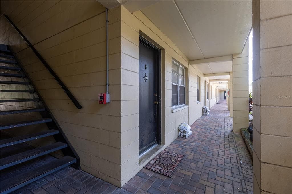 5221 BAYSHORE BOULEVARD UNIT 21 TAMPA, FL 33611