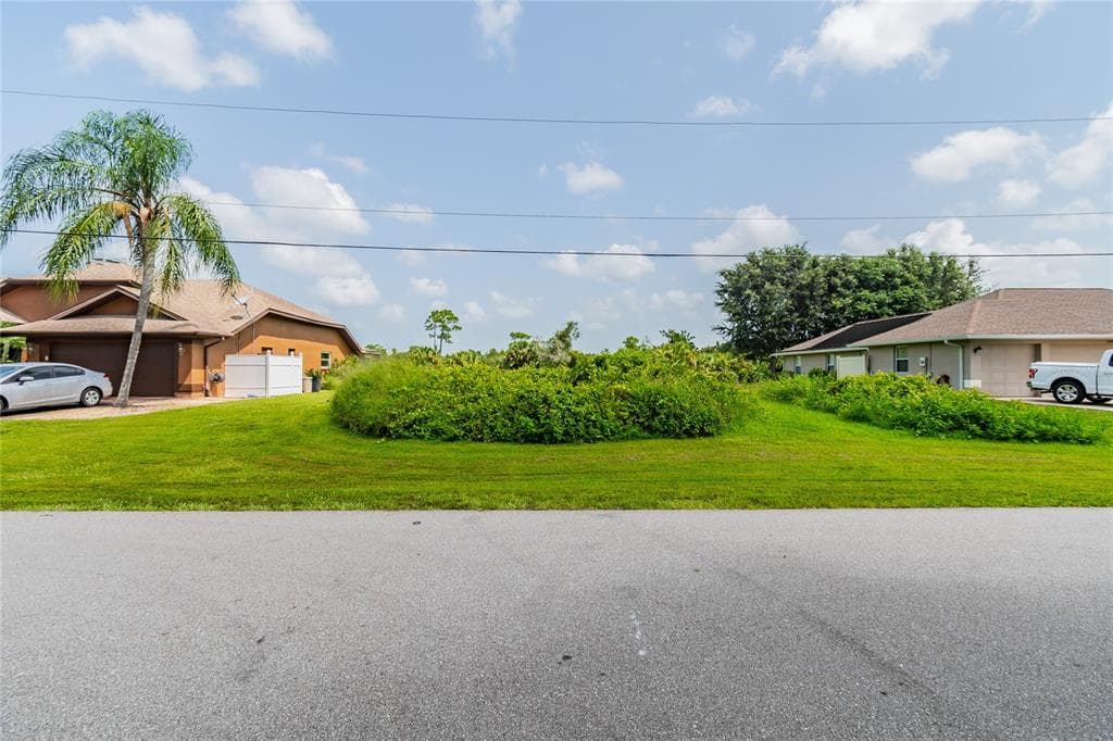 27184 PUNTA CABELLO COURT PUNTA GORDA, FL 33983