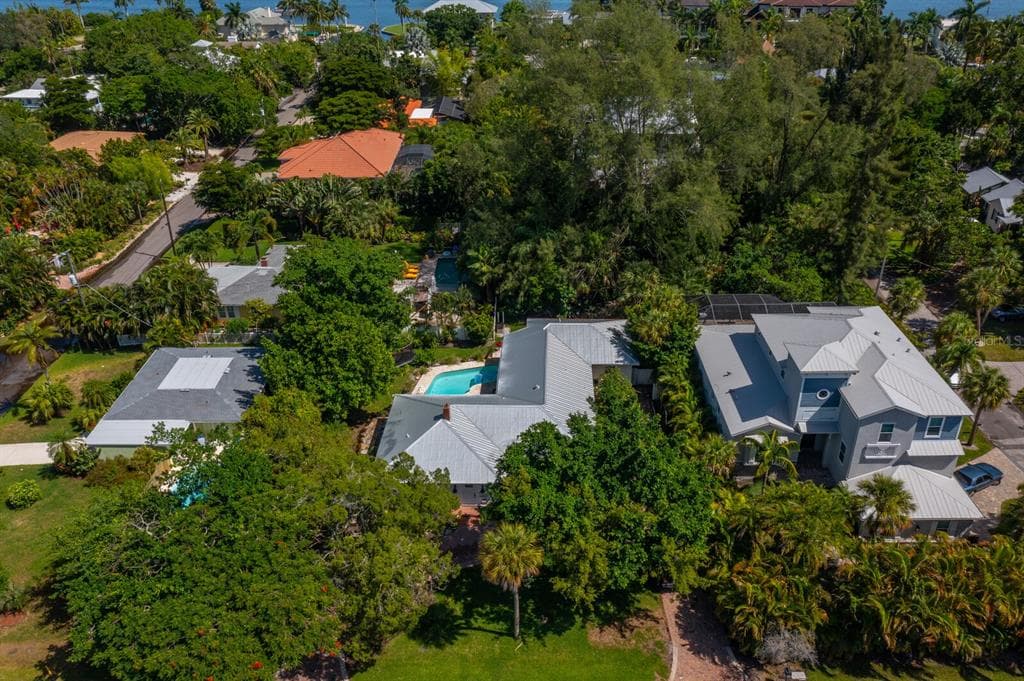 617 SIESTA DRIVE SARASOTA, FL 34242