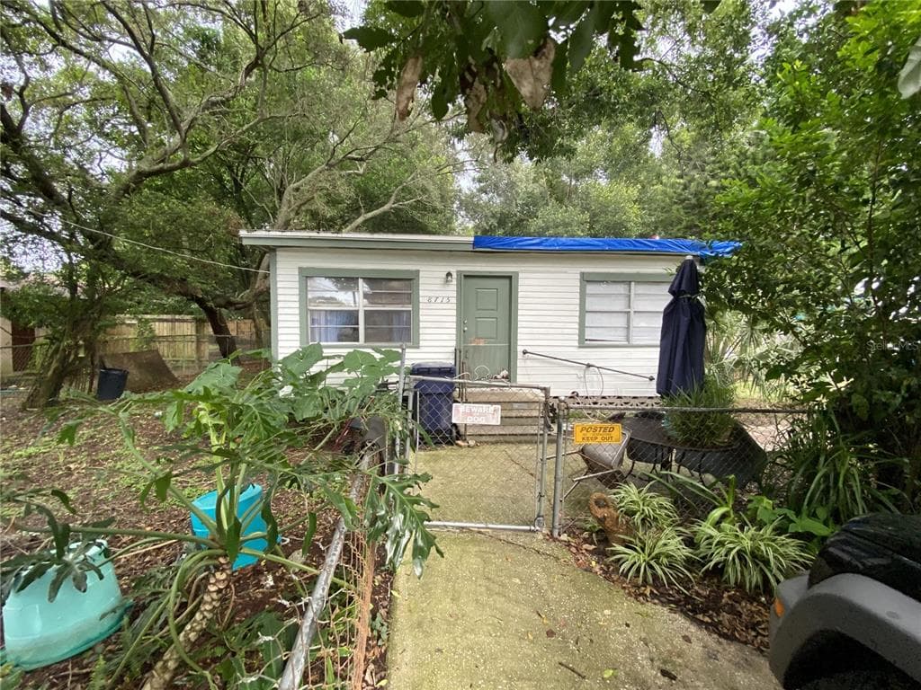 8715 N 46TH STREET TAMPA, FL 33617