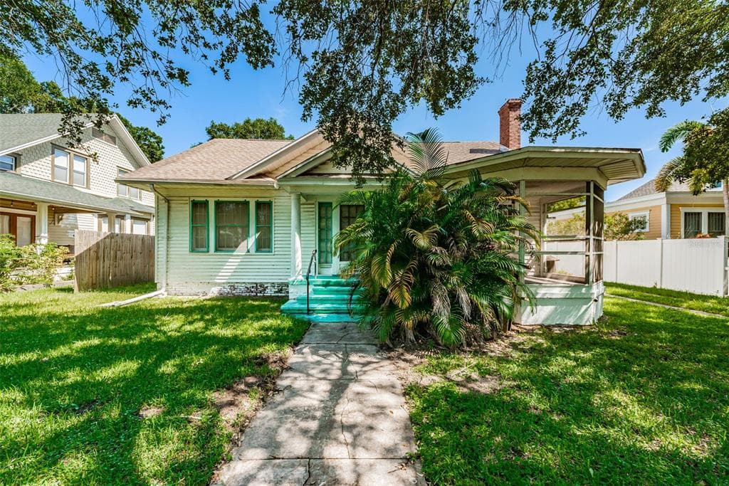 249 9TH AVENUE NE ST PETERSBURG, FL 33701