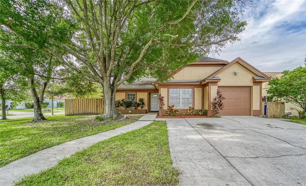 9002 BANA VILLA CT TAMPA, FL 33635