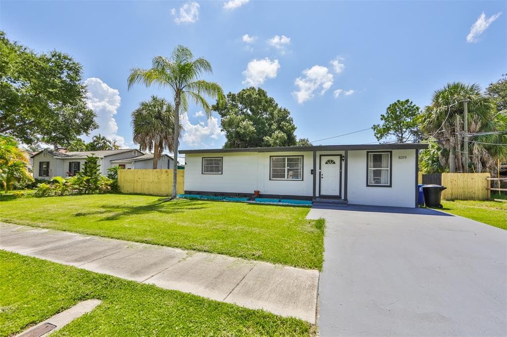8319 DIAGONAL ROAD N ST PETERSBURG, FL 33702