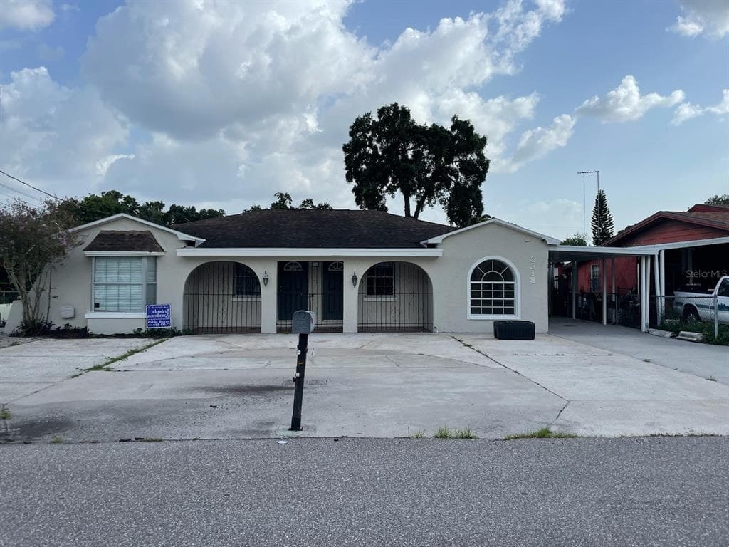 3318 W WALNUT STREET TAMPA, FL 33607