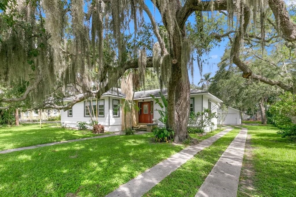 238 ALBERT STREET DUNEDIN, FL 34698