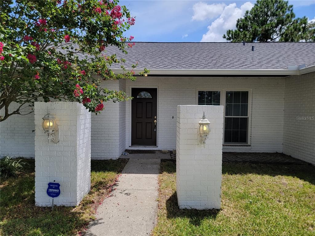 11012 ASHBOURNE CIRCLE TAMPA, FL 33624