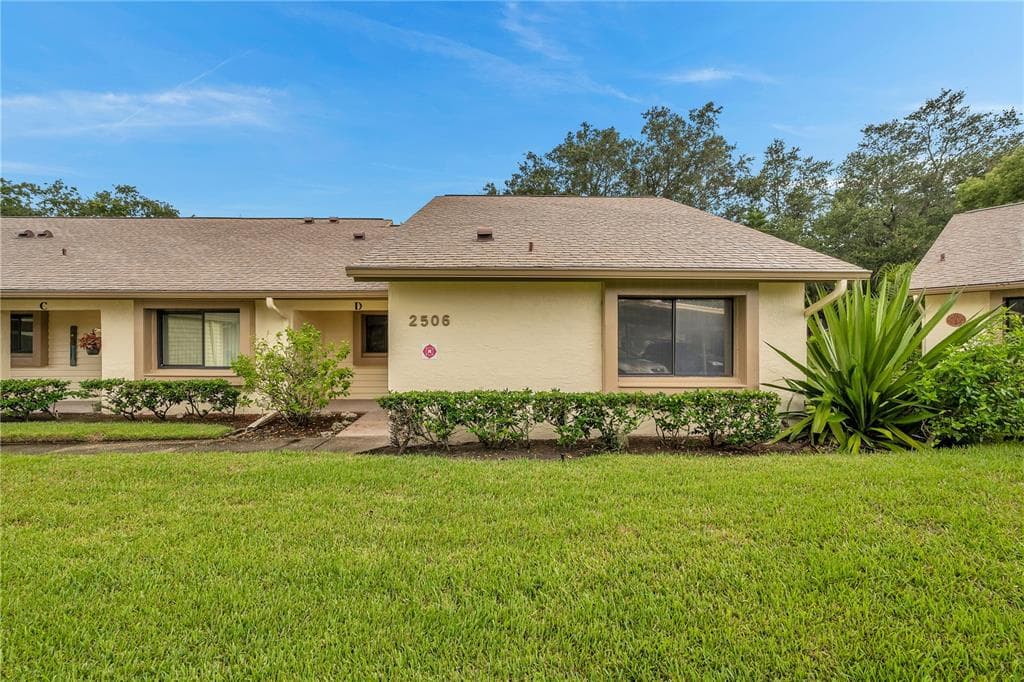 2506 OAKLEAF LANE UNIT 25D CLEARWATER, FL 33763