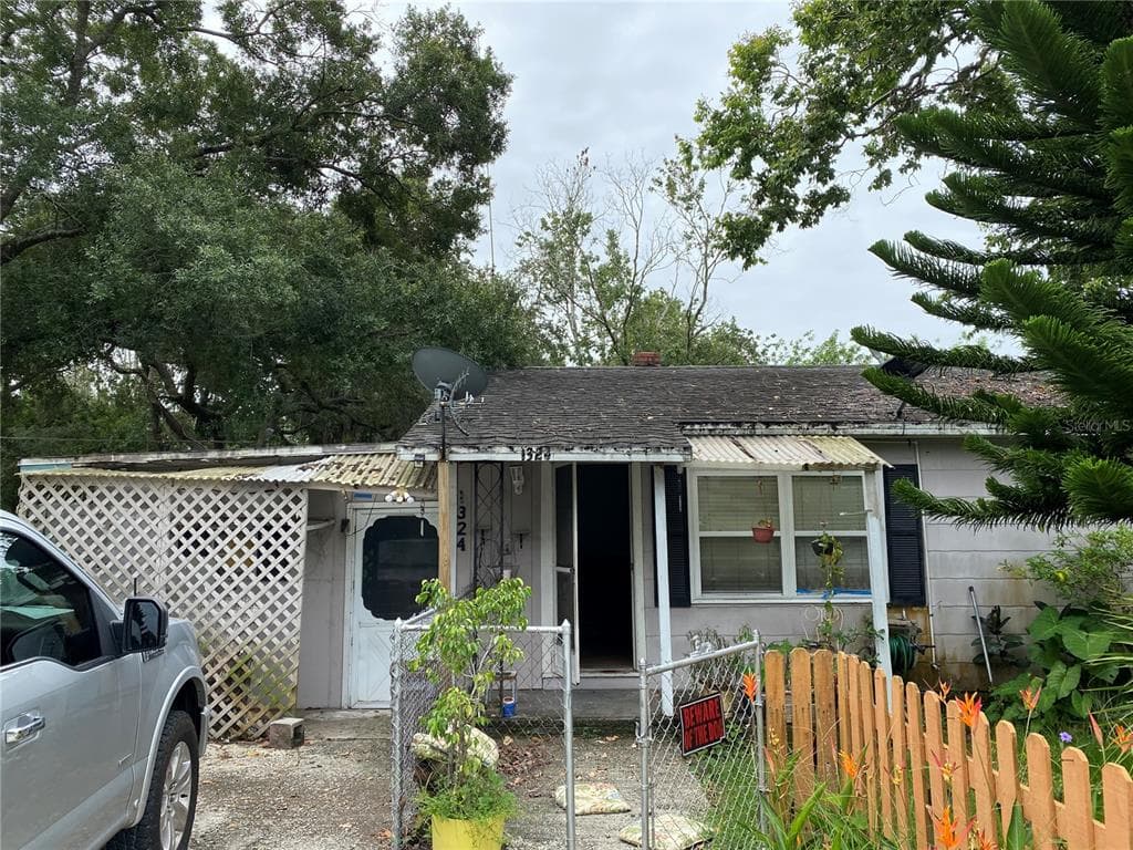 1324 30TH AVENUE E BRADENTON, FL 34208