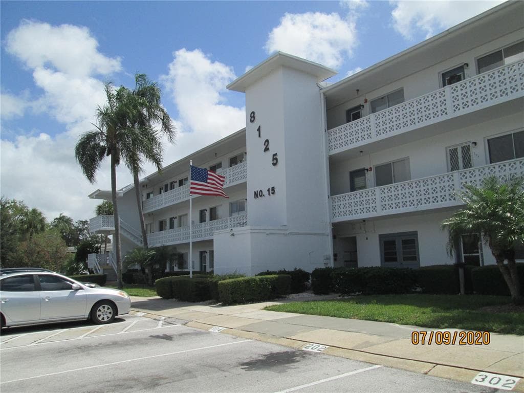 8125 112TH STREET UNIT 202 SEMINOLE, FL 33772