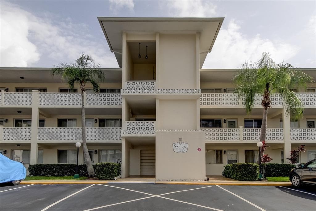 1235 S HIGHLAND AVENUE UNIT 4-104 CLEARWATER, FL 33756