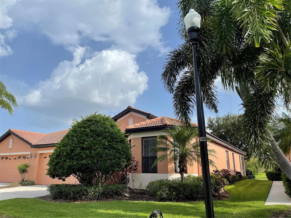 131 SHELL FALLS DRIVE APOLLO BEACH, FL 33572