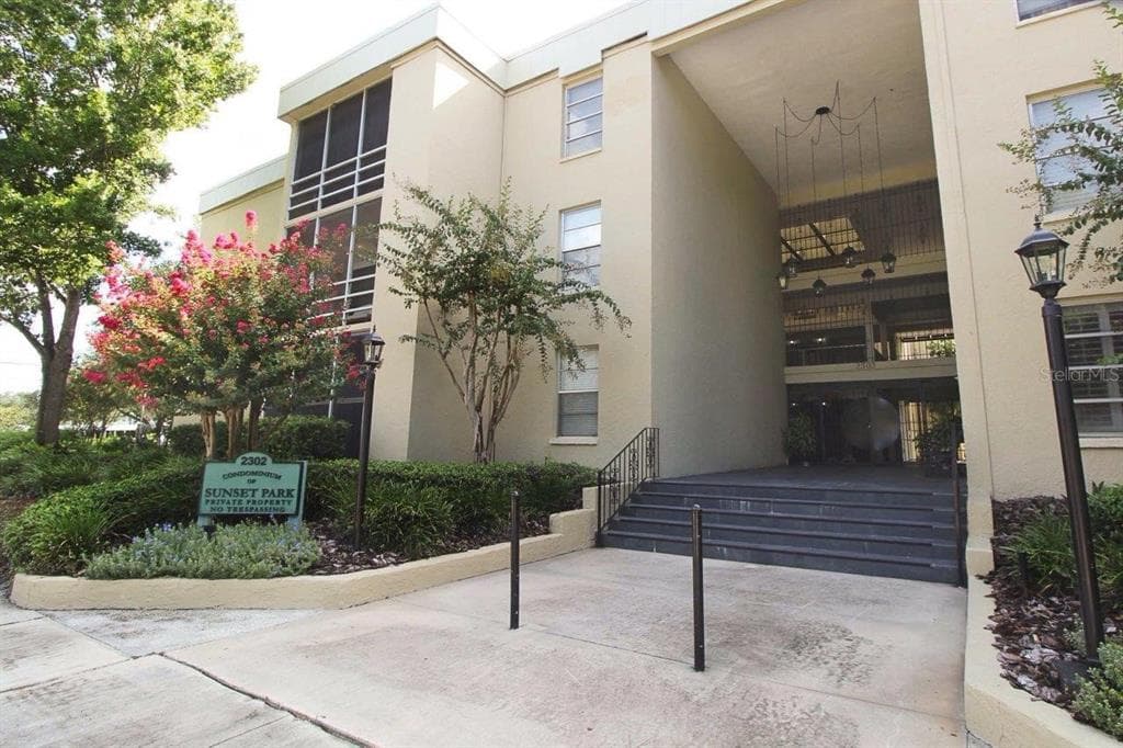 2302 S MANHATTAN AVENUE UNIT 302 TAMPA, FL 33629