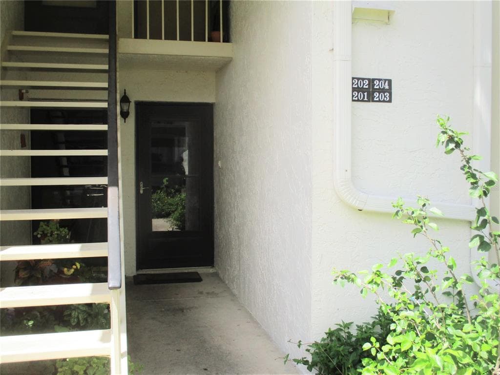 203 PALMETTO COURT UNIT 3 OLDSMAR, FL 34677