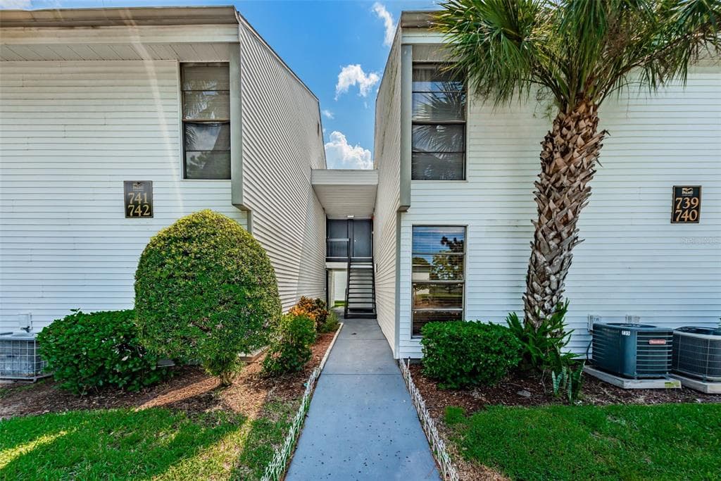 740 HAVEN PLACE UNIT 740 TARPON SPRINGS, FL 34689