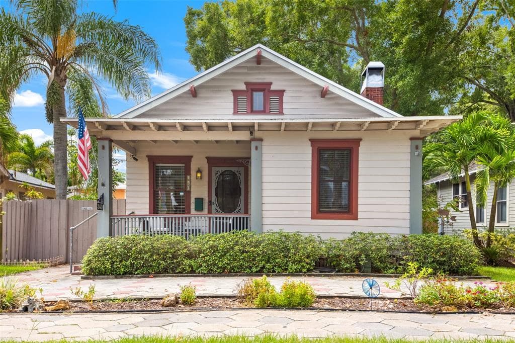 340 14TH AVENUE NE ST PETERSBURG, FL 33701