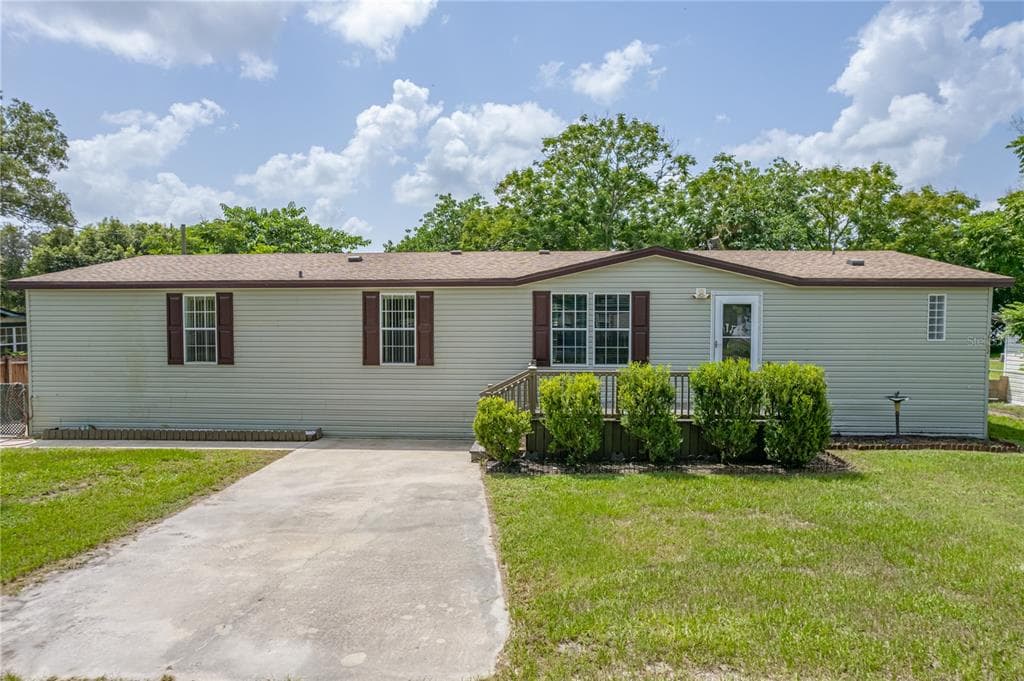 38702 CHARLES AVENUE ZEPHYRHILLS, FL 33542