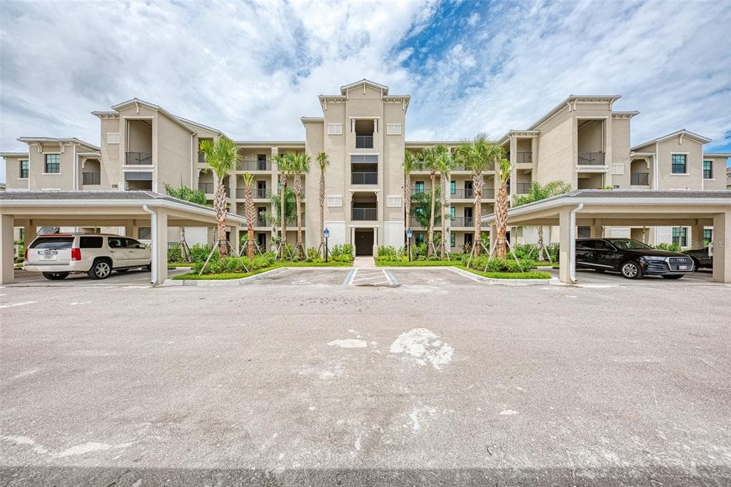 17704 GAWTHROP DRIVE UNIT 207 BRADENTON, FL 34211